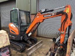 DOOSAN DX27Z