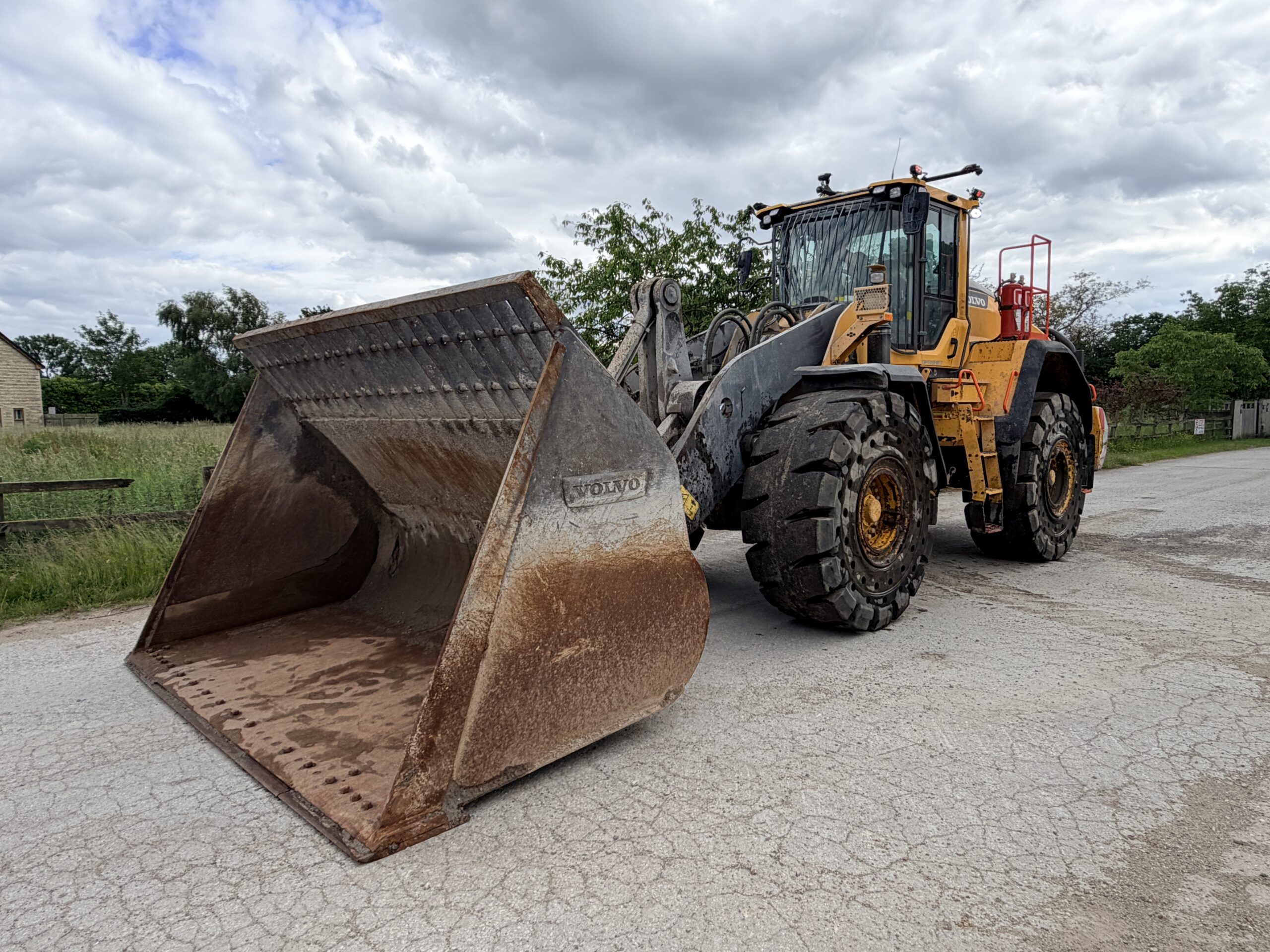 VOLVO L180H