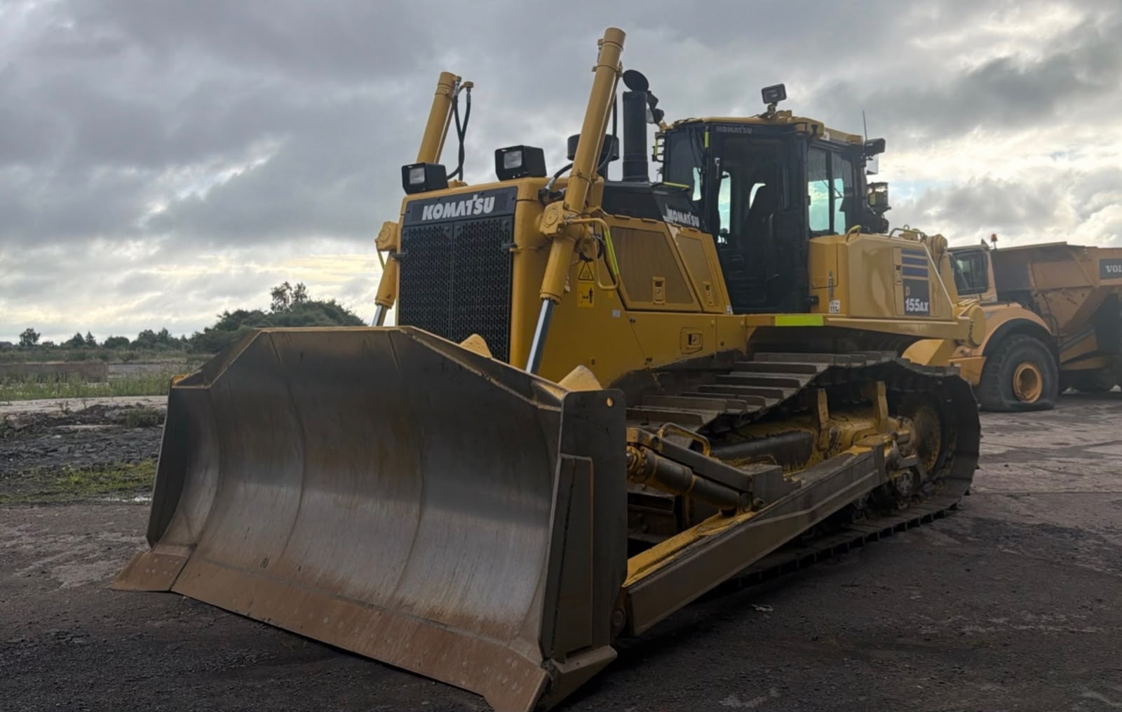 KOMATSU D155AX-8EO